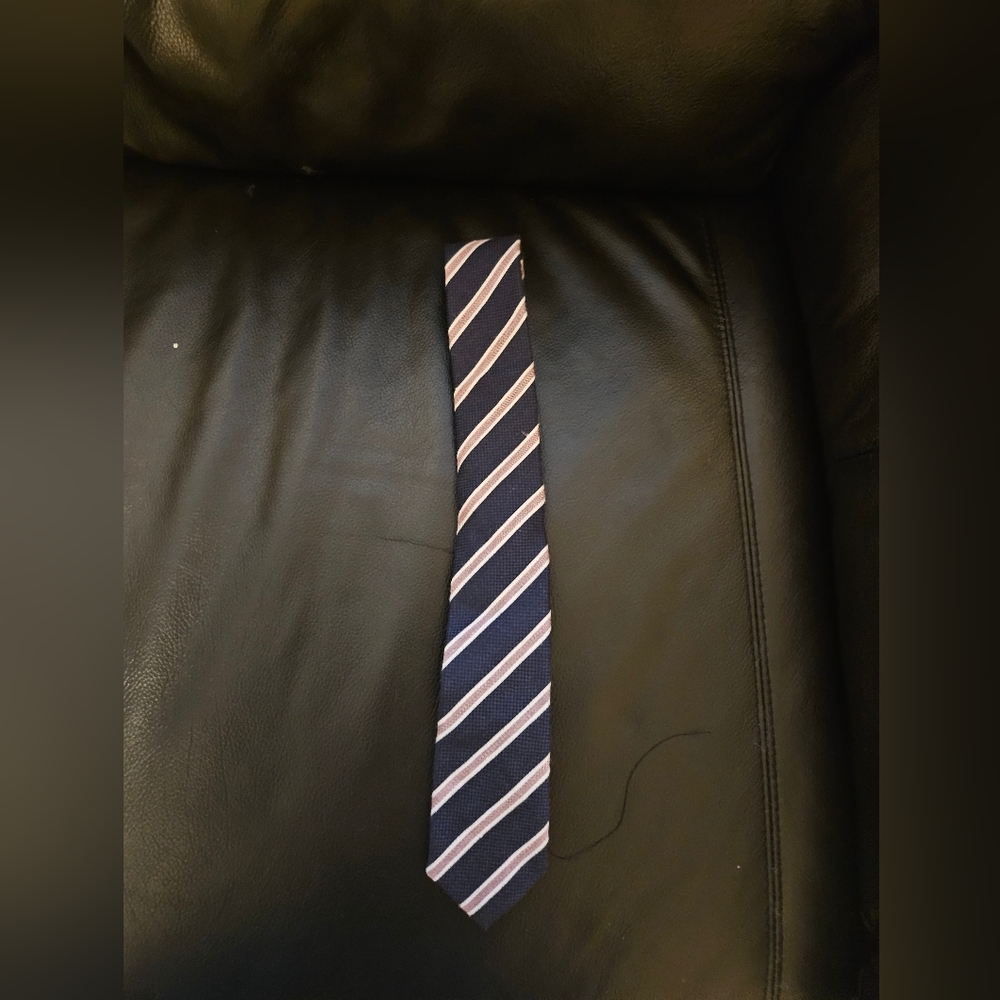 Haight and Ashbury tie blue and pink and white